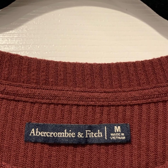 Abercrombie and Fitch Round Hem Plush Ribbed Long Sleep Top - Picture 3 of 3